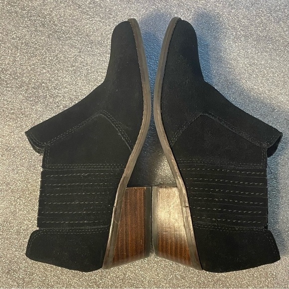 Lucky Brand Womans LP Folley Booties Size 7.5 38 Black Suede Leather Pull on - Picture 10 of 11